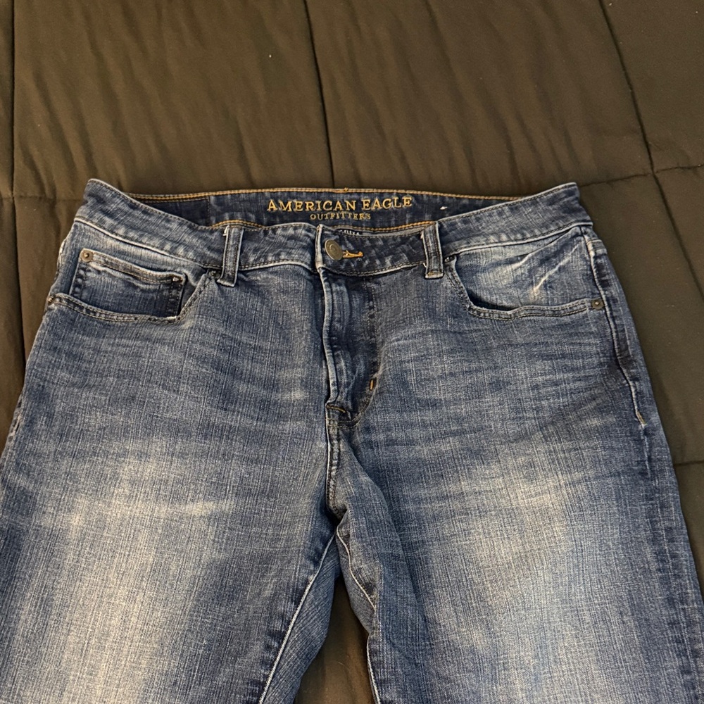 American Eagle Outfitters Women’s Washed Blue Straight Jeans